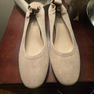 Everlane Suede Ballet Day Heel – Size 8.5 – Never Worn